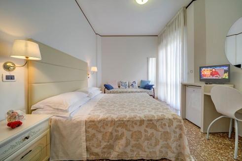 Hotel Carlton Beach Rimini Exterior foto