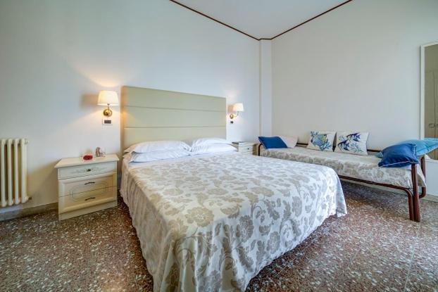 Hotel Carlton Beach Rimini Exterior foto