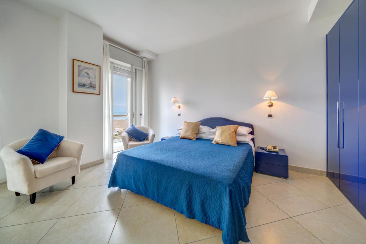 Hotel Carlton Beach Rimini Exterior foto