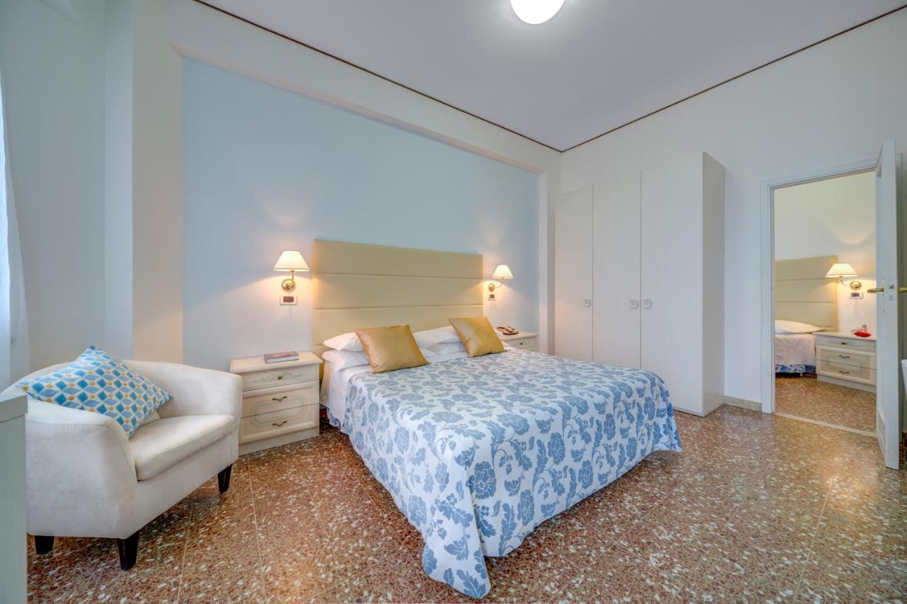 Hotel Carlton Beach Rimini Exterior foto