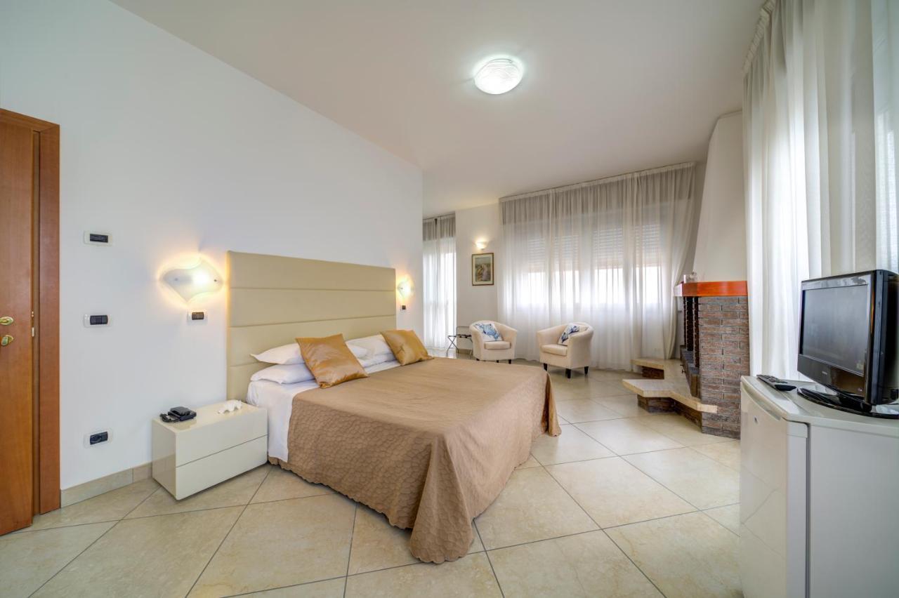 Hotel Carlton Beach Rimini Exterior foto